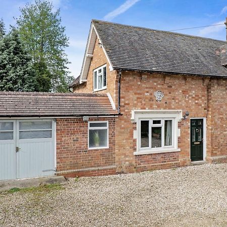 Wheelbarrow Cottage Bengeworth エクステリア 写真