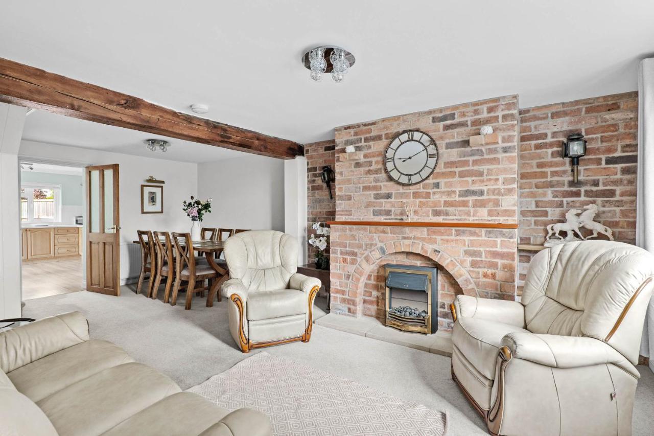 Wheelbarrow Cottage Bengeworth エクステリア 写真