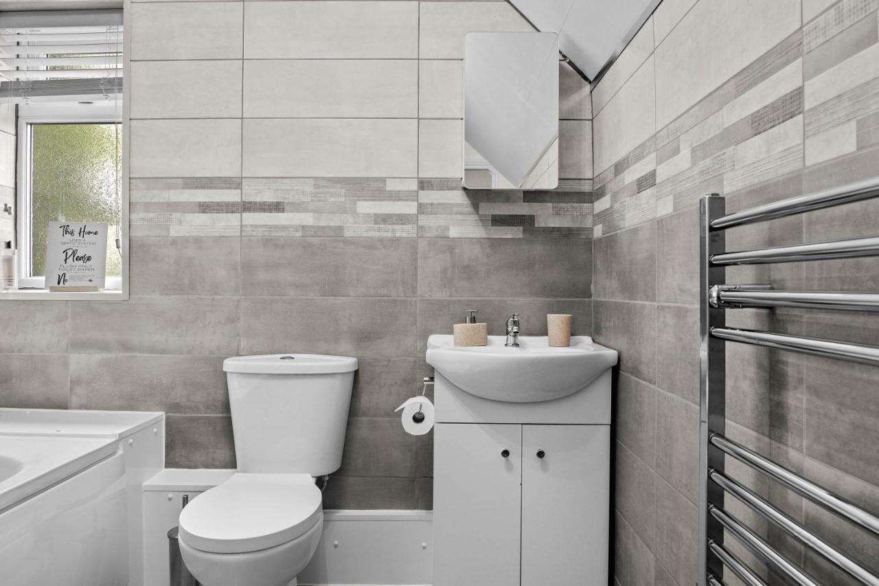 Wheelbarrow Cottage Bengeworth エクステリア 写真