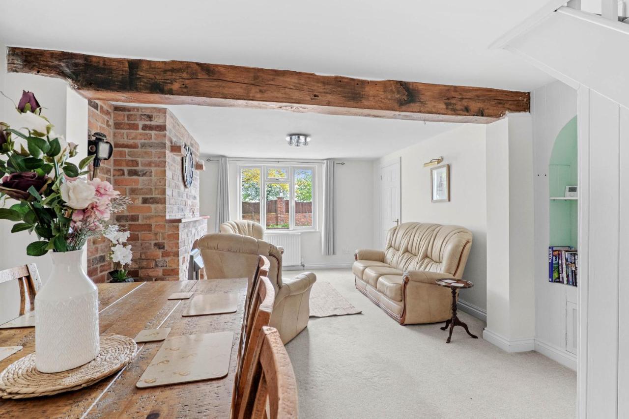 Wheelbarrow Cottage Bengeworth エクステリア 写真